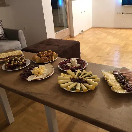 Lovely 3 Bedroom Loft With Hot Tub Sarajevo